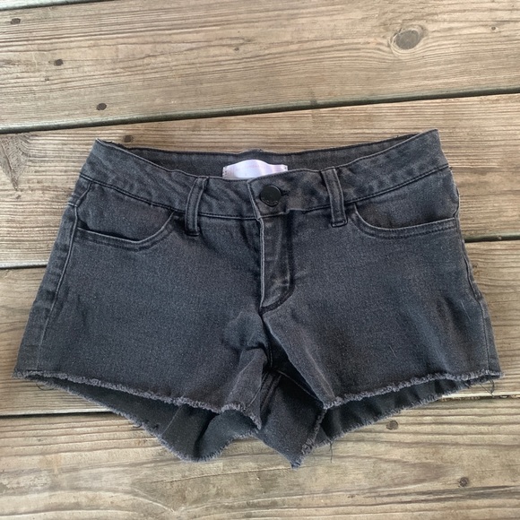 No boundaries Jean shorts - Picture 1 of 3